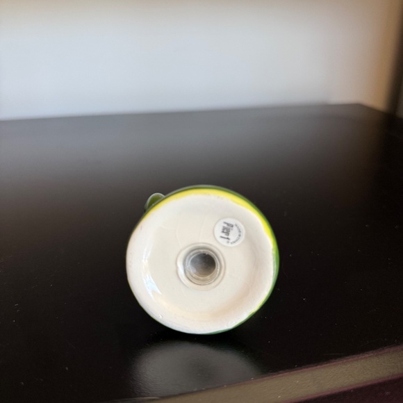 Salt and Pepper Shakers - Picture 6 of 8